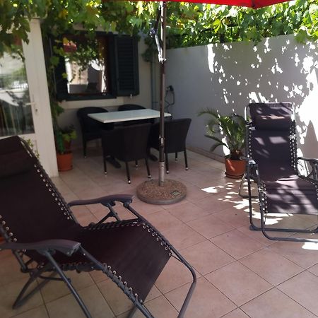 Apartment 22 Omiš Buitenkant foto
