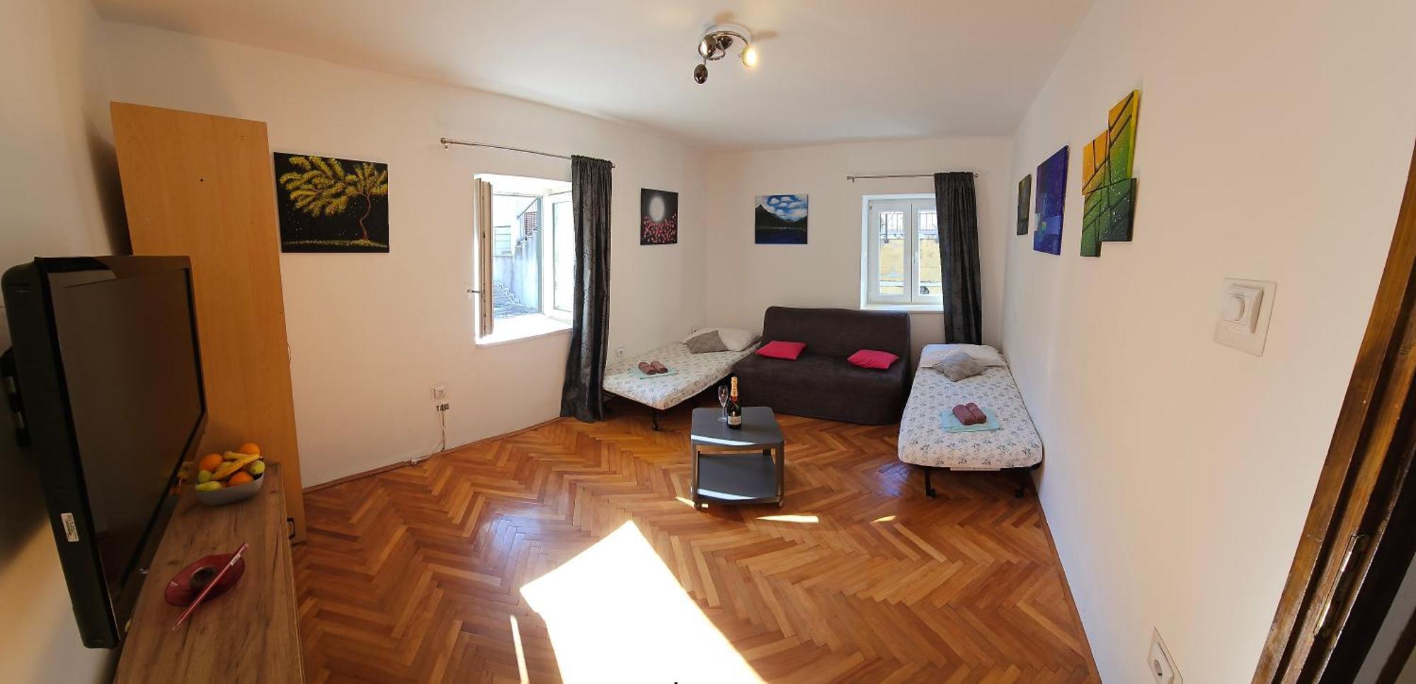 Apartment 22 Omiš Buitenkant foto