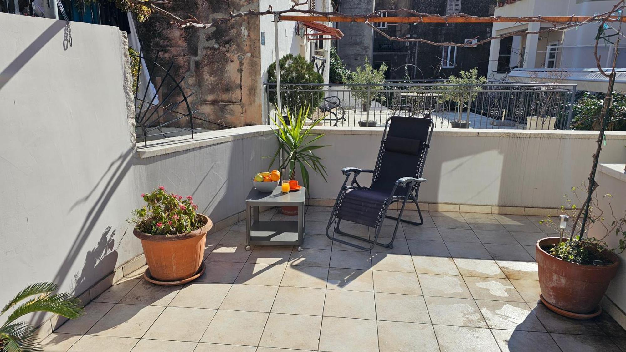 Apartment 22 Omiš Buitenkant foto