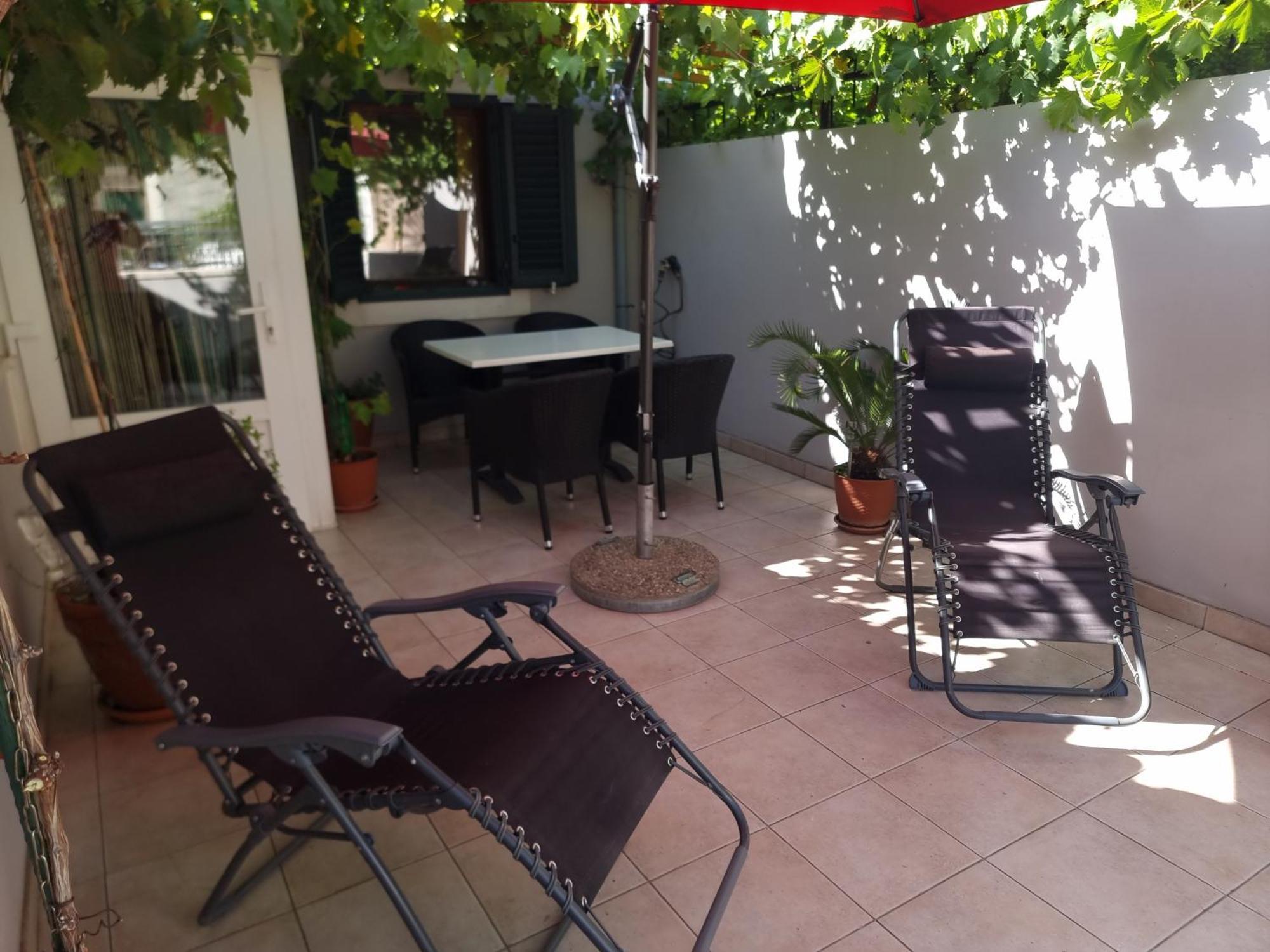 Apartment 22 Omiš Buitenkant foto