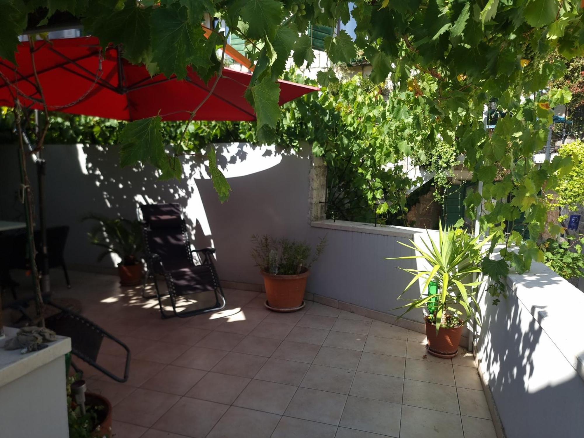 Apartment 22 Omiš Buitenkant foto