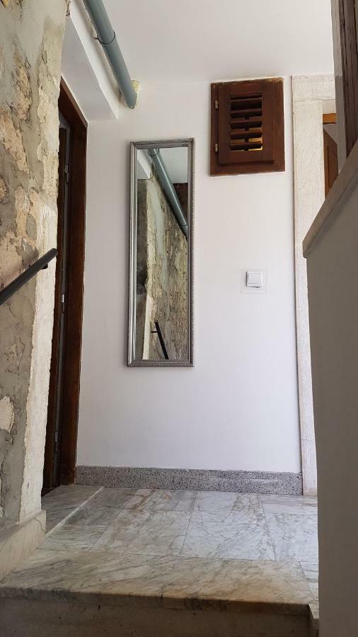 Apartment 22 Omiš Buitenkant foto
